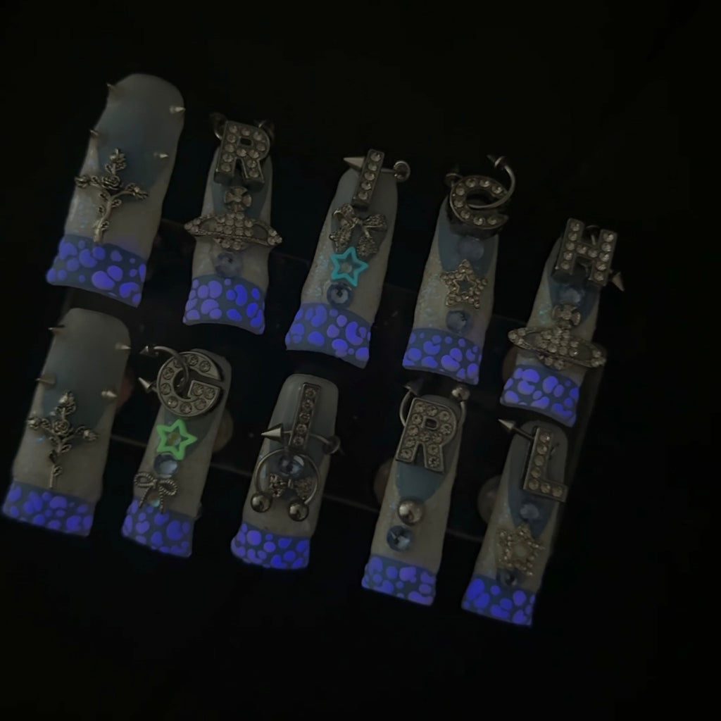 GLOW IN THE DARK: RICH GIRL